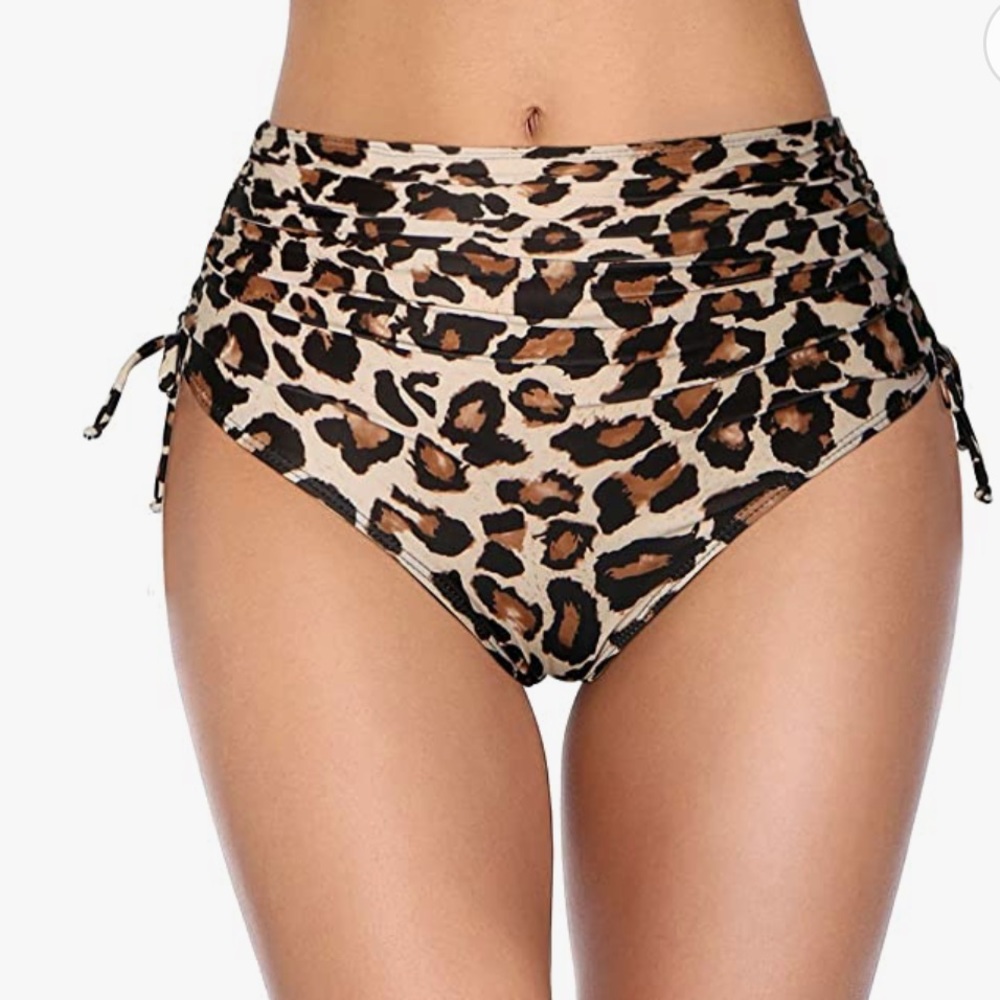 NWOT Holipick High Waisted Bikini Bottoms in leopard